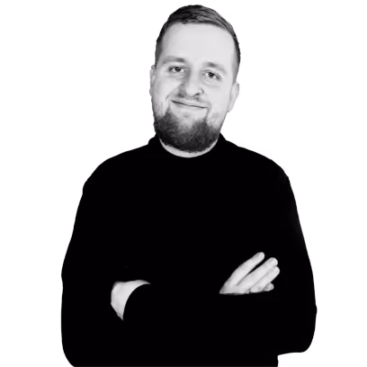 opti_finance_zespol__Bartosz_Fornal-smile